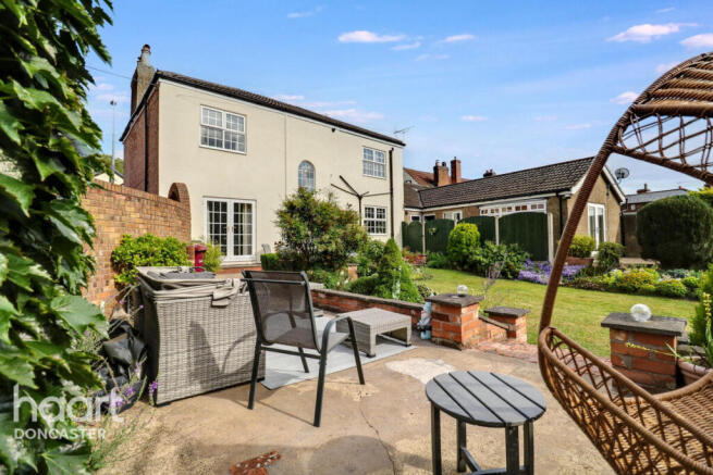 4 bed property, in Belton Road, £470,000