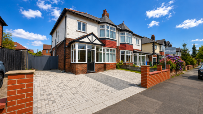3 bed property, in Lisburne Lane, £350,000