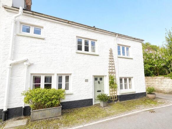 3 bed property, in Chapel Street, £335,000