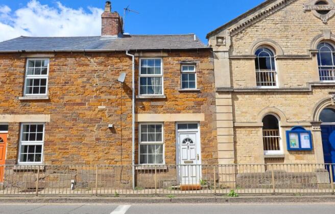 2 bed property, in Orange Street, £190,000