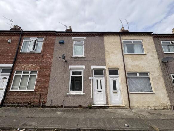 2 bed property, in Oaklands Terrace, £60,000