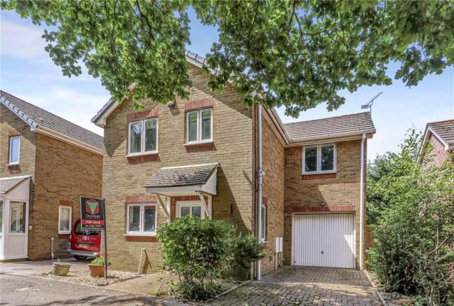 3 bed property, in Uplands Gardens, £375,000