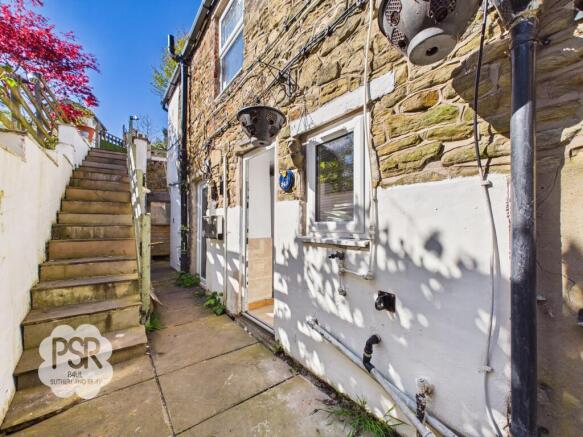 2 bed property, in Market Street, £230,000