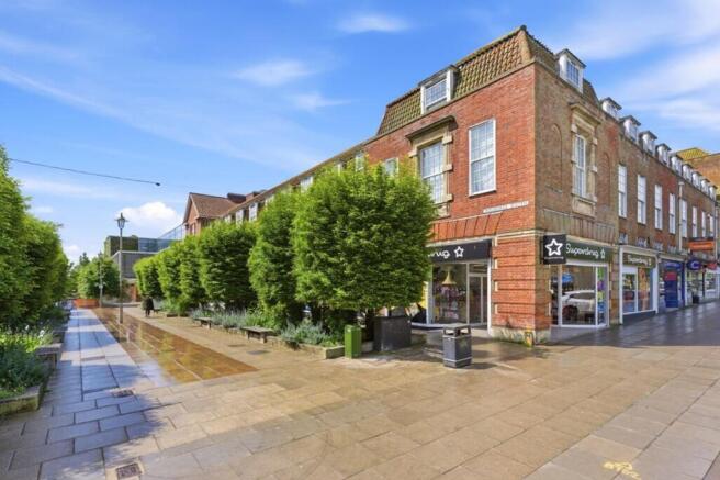 1 bed property, in Wigmores South, £165,000