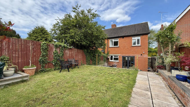 2 bed property, in Mantle Street, £264,500