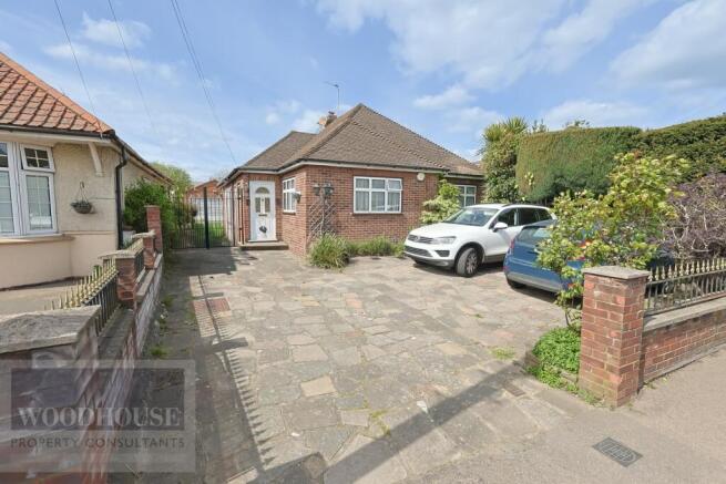 4 bed property, in Churchgate Road, £735,000