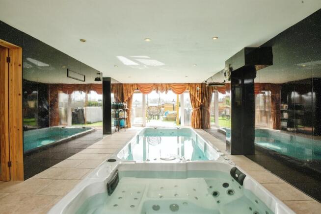 2 bed property, in Green Dragon Cottage, £580,000