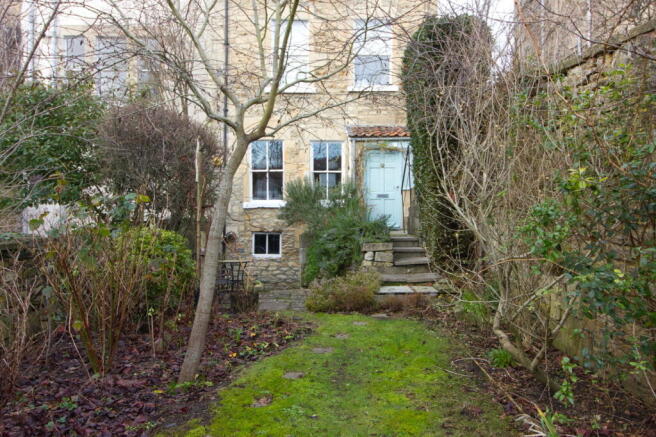 2 bed property, in Kensington Place, £425,000
