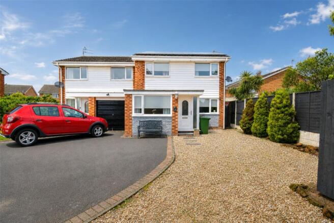 3 bed property, in Rake Hey Close, £240,000