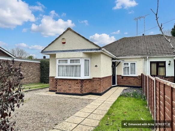 2 bed property, in Outwood Common Road, £375,000