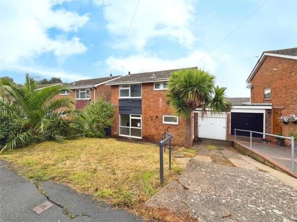 3 bed property, in Sylvan Avenue, £295,000