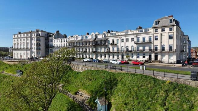 2 bed property, in Esplanade, £290,000