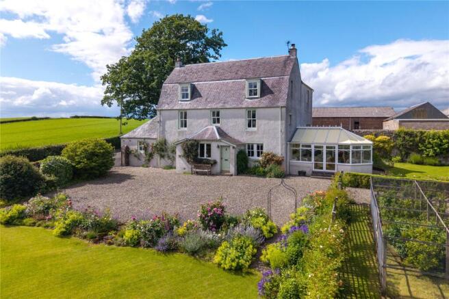 5 bed property, in Mackeanston House, £675,000