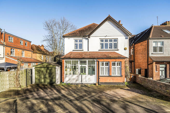 4 bed property, in Radnor Road, £775,000