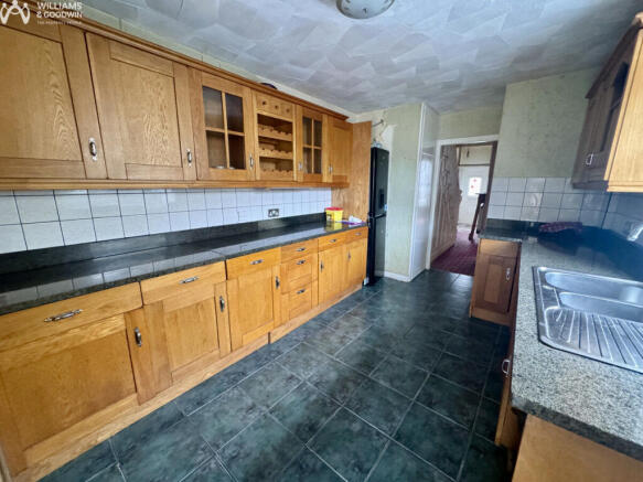 3 bed property, in Greenfield Terrace, £145,000