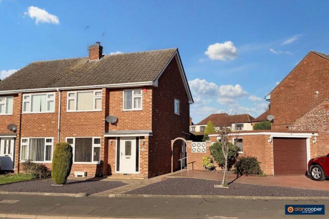 3 bed property, in Benn Road, £279,000