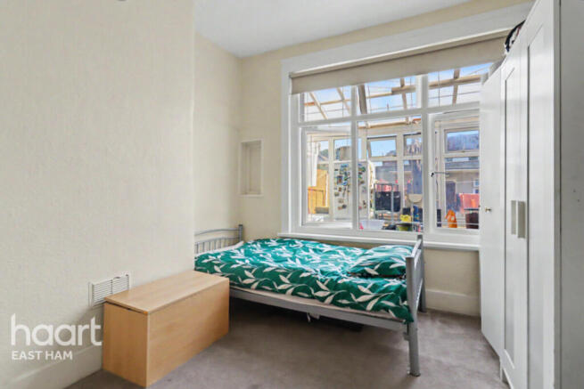 3 bed property, in Stevenage Road, £500,000