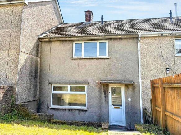 2 bed property, in Beechfield Close, £65,000