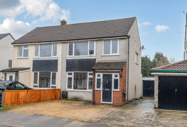 3 bed property, in Bradley Avenue, £360,000