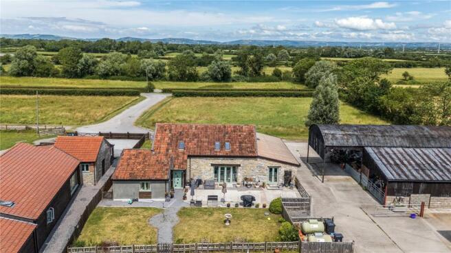 4 bed property, in Barn B, £745,000