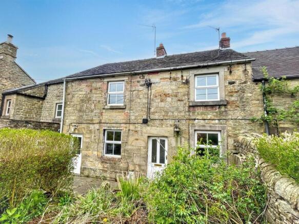 2 bed property, in Top O'th Edge, £250,000