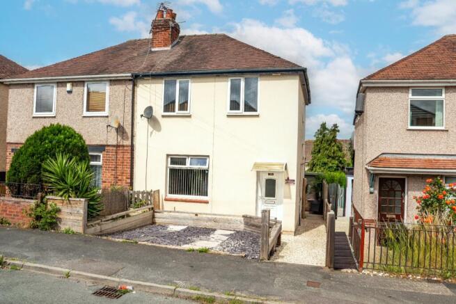 3 bed property, in Fourth Avenue, £140,000