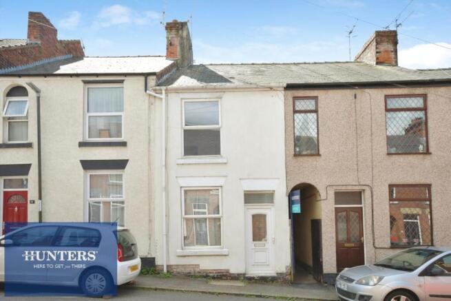 2 bed property, in Valley Road, £130,000