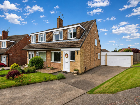 3 bed property, in Fowler Avenue, £285,000