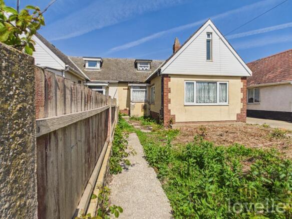 2 bed property, in Radio St Peters, £85,000