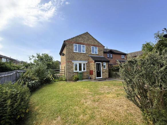 3 bed property, in Alnwick Court, £410,000