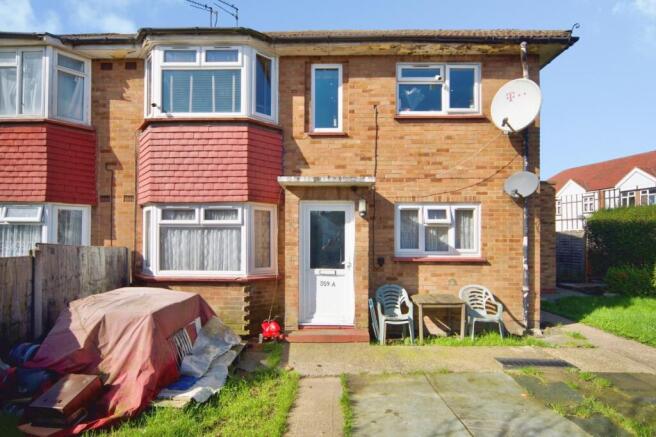 2 bed property, in Church Lane, £270,000