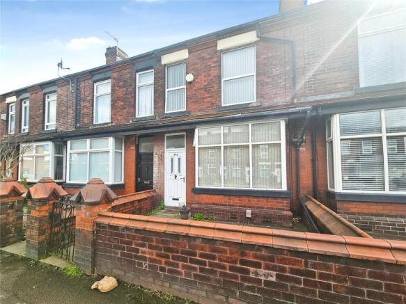 3 bed property, in Tonge Moor Road, £130,000