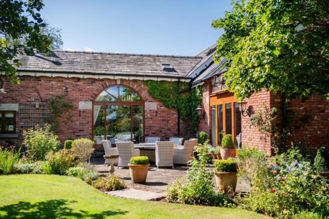 3 bed property, in Plex Moss Lane, £1,100,000