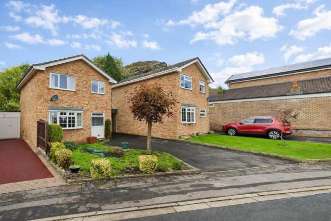 3 bed property, in Challow Drive, £315,000