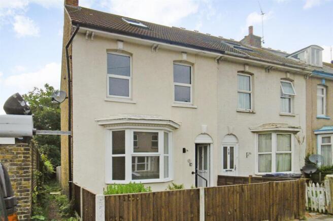3 bed property, in South Road, £300,000