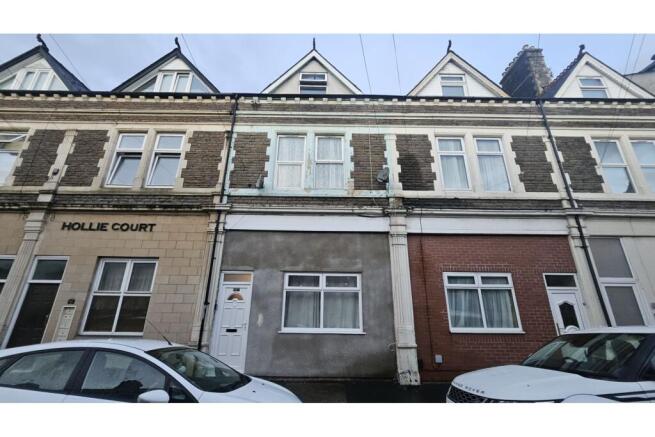 5 bed property, in 97 Donald Street, £320,000
