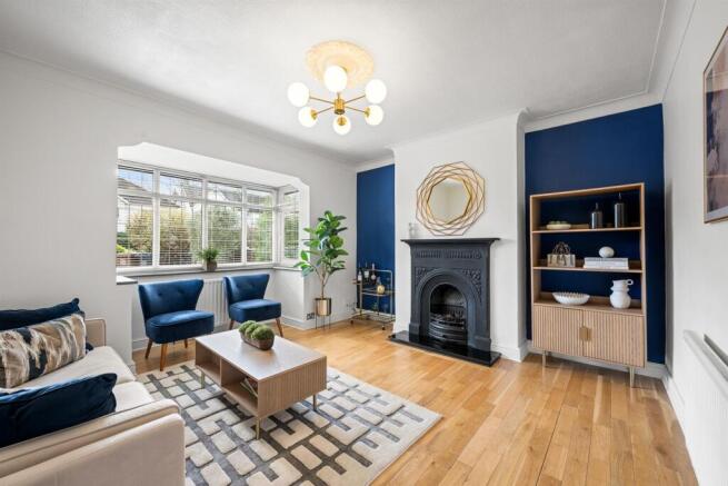 3 bed property, in Chinbrook Road, £625,000