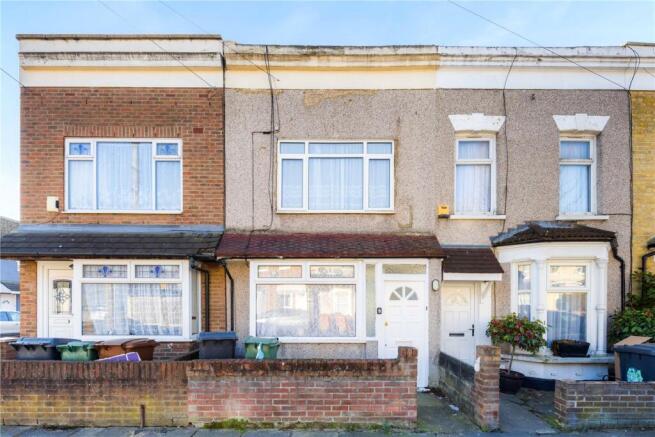 3 bed property, in Vansittart Road, £550,000