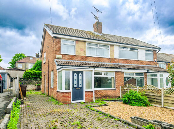 3 bed property, in Hillary Road, £249,000