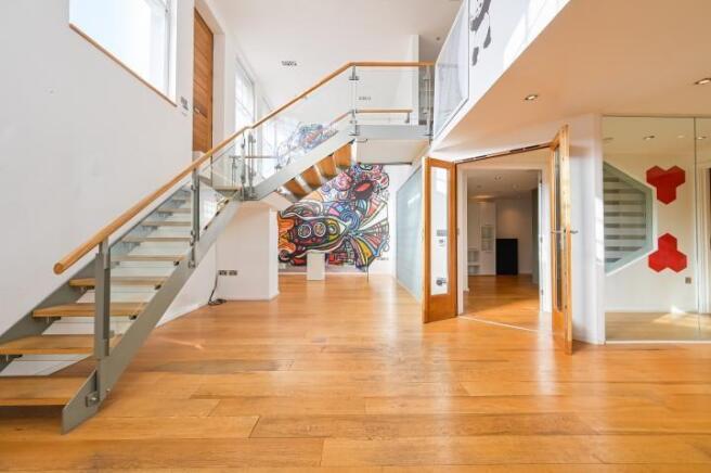 3 bed property, in Manchester Road, £775,000