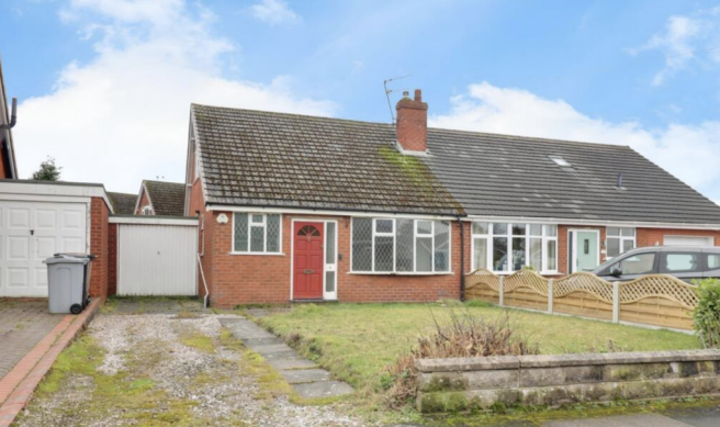2 bed property, in 4 Barwood Avenue, £120,000