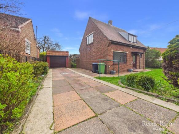 3 bed property, in Linden Road, £220,000