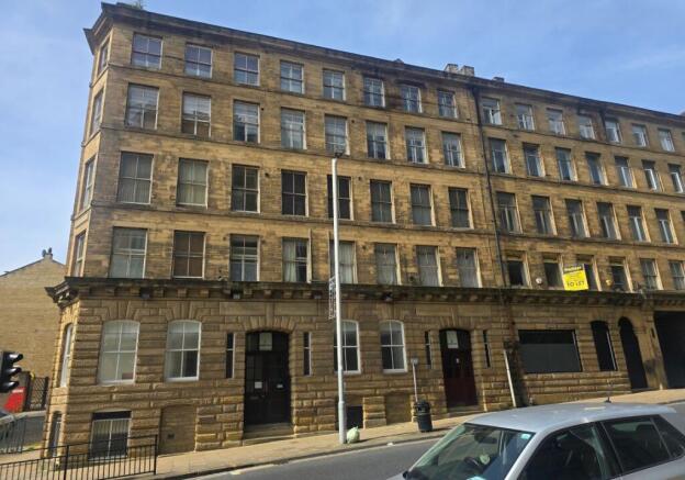 1 bed property, in Flat 43 Netherwood Chambers, £10,000
