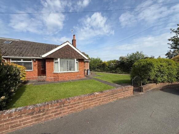 3 bed property, in Edenhurst Avenue, £220,000