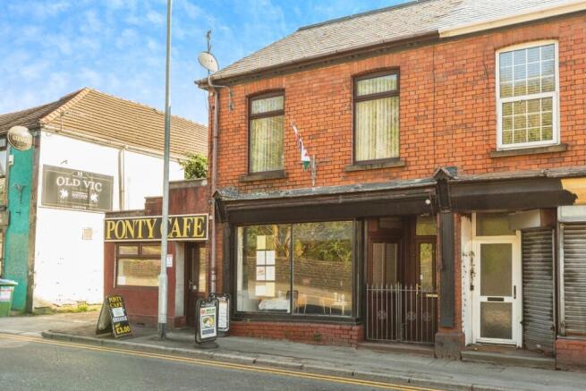 3 bed property, in James Street, £90,000