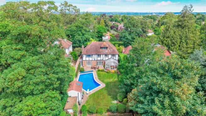 5 bed property, in The Wood End, £1,600,000