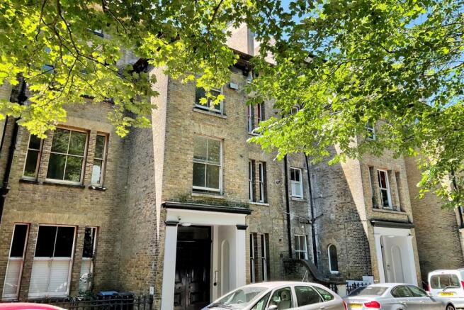 1 bed property, in Second Floor Flat, £94,500