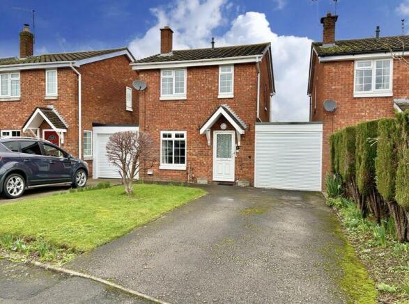 3 bed property, in Knightley Close, £235,000