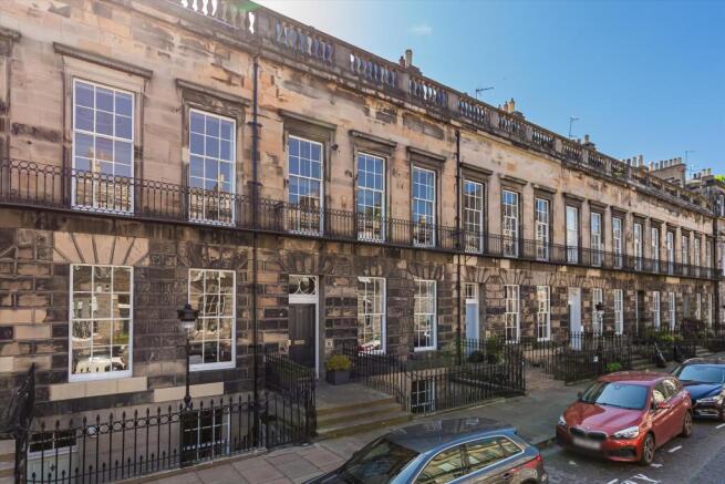 6 bed property, in Carlton Street, £2,400,000