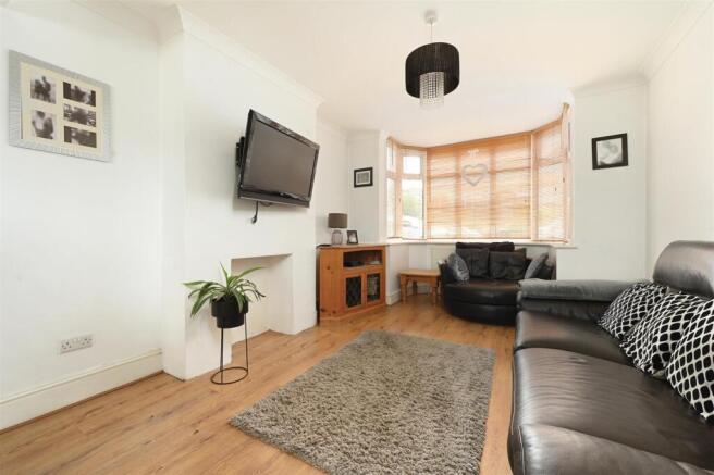 3 bed property, in Fairway Crescent, £420,000
